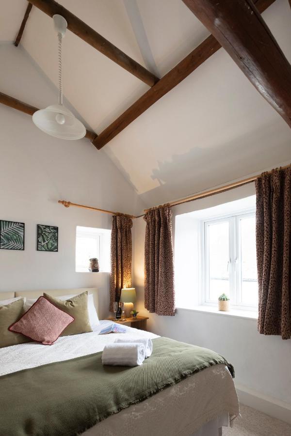 Character Cottage In The Heart Of Uplyme. Extérieur photo