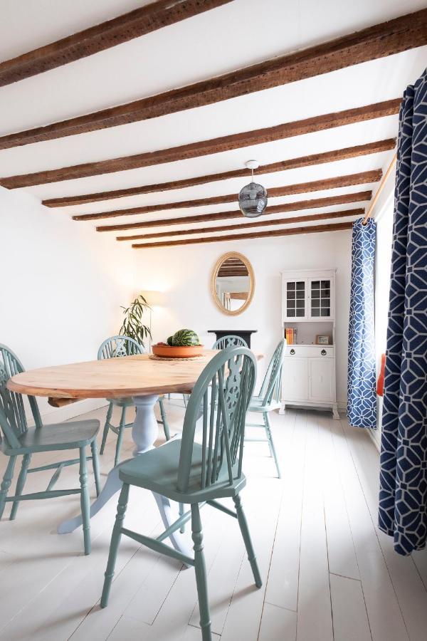 Character Cottage In The Heart Of Uplyme. Extérieur photo